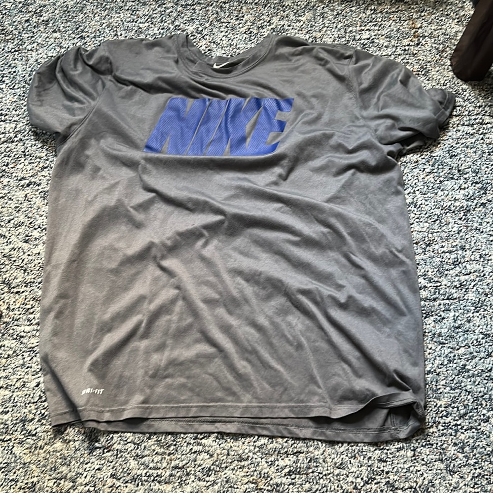 REDUCED!!Men Nike tshirt